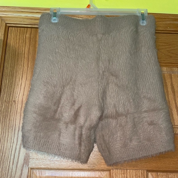 🤎NWT EXTREMELY SOFT and Comfy shorts - Picture 13 of 15